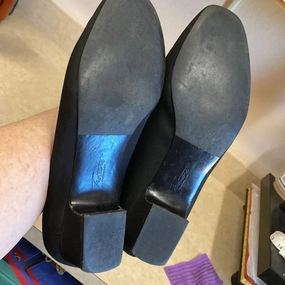 Trotters Black Block Heeled Slip-on Wide Width Dress Shoe - Picture 9 of 12